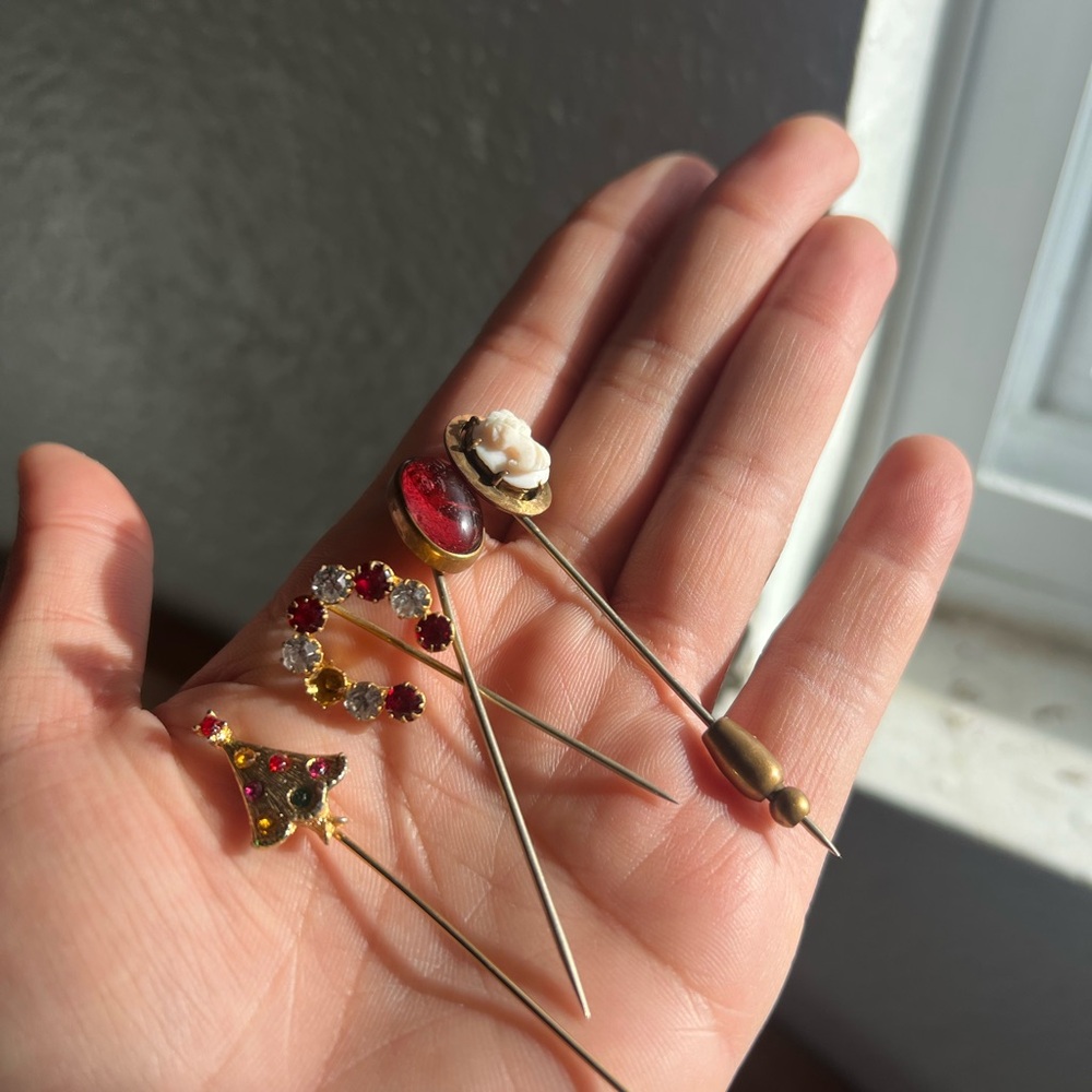 Antique and VTG Gold tone stick pin lot